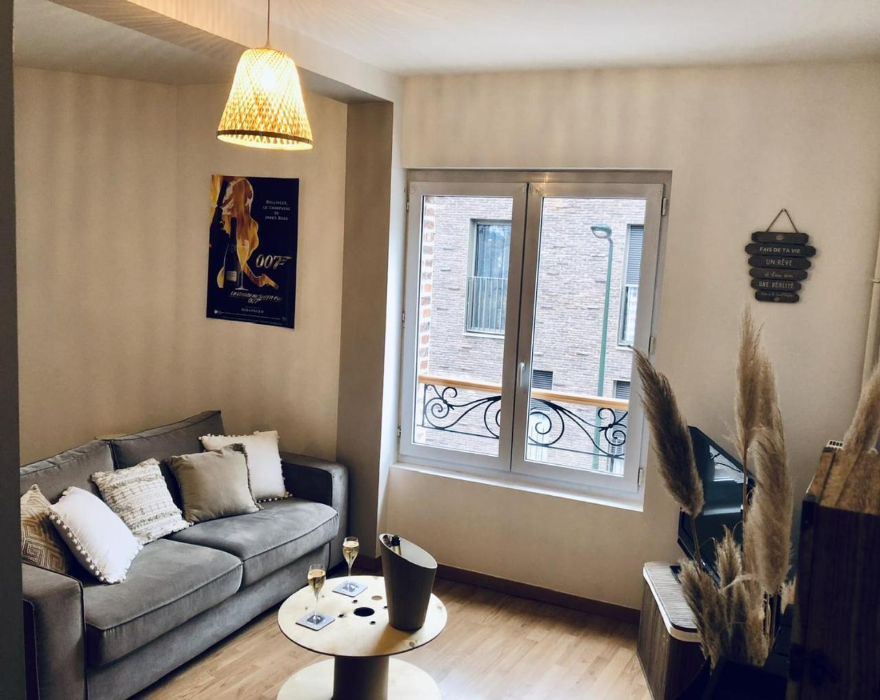 Logement Centre Ville D'Epernay Avec Parking Prive Екстериор снимка